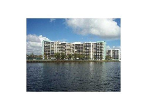 1000 PARKVIEW DR # 201, Hallandale, FL 33009