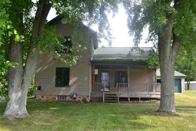 206 E 1st St, Waldo, WI 53093