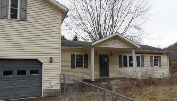 4132 Old Burning Fork Rd, Salyersville, KY 41465