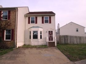 5409 Scholarship Dr, Virginia Beach, VA 23462