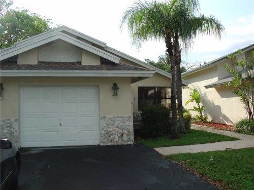 541 LAKESIDE CR, Fort Lauderdale, FL 33326
