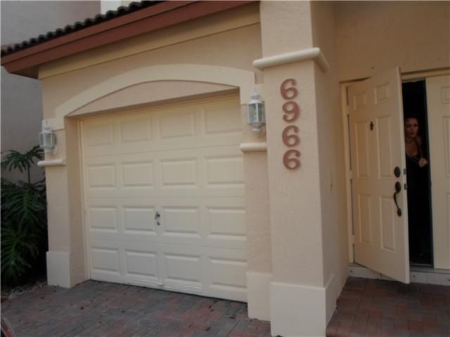 6966 NW 116 CT, Miami, FL 33178