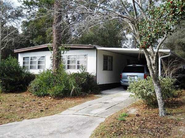 45 Highridge Dr., De Leon Springs, FL 32130