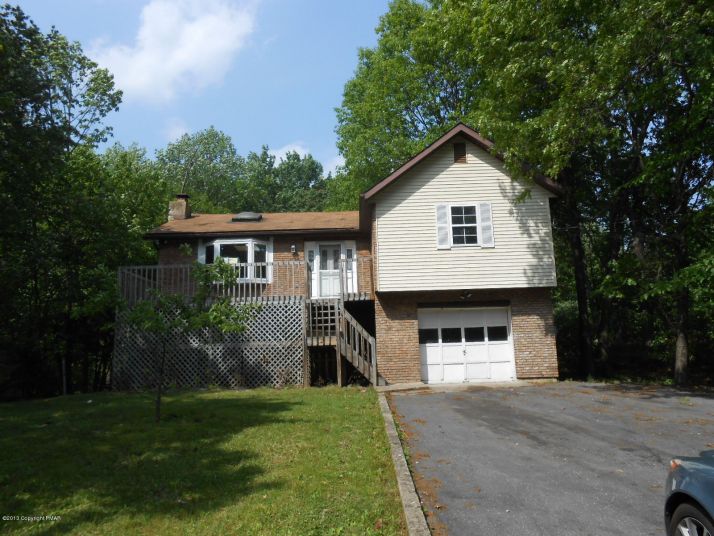 306 Michele Ln, Bartonsville, PA 18321
