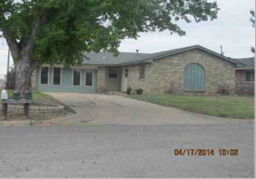 16 Northeast 3rd St, Tuttle, OK 73089