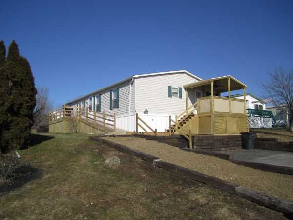 13 Dallas Dr, Grantville, PA 17028
