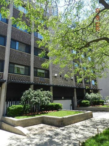 6121 N Sheridan Rd Apt 2a, Chicago, IL 60660