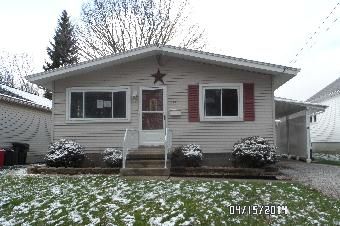 975 Perry Ave, Barberton, OH 44203