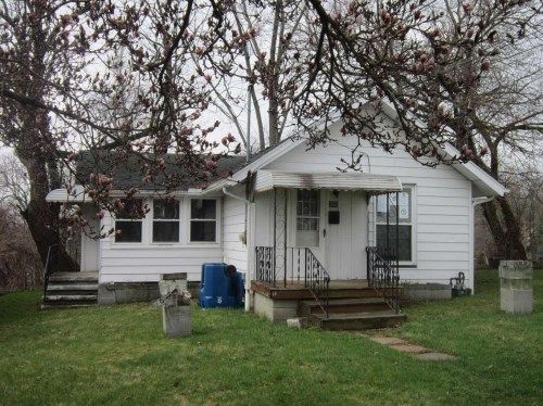 162 Glenn St, Barberton, OH 44203