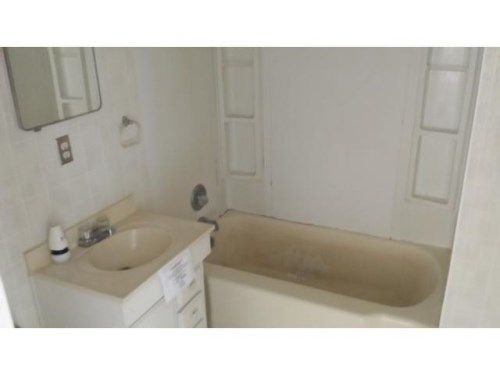 224 W Sunflower Dr, Haysville, KS 67060