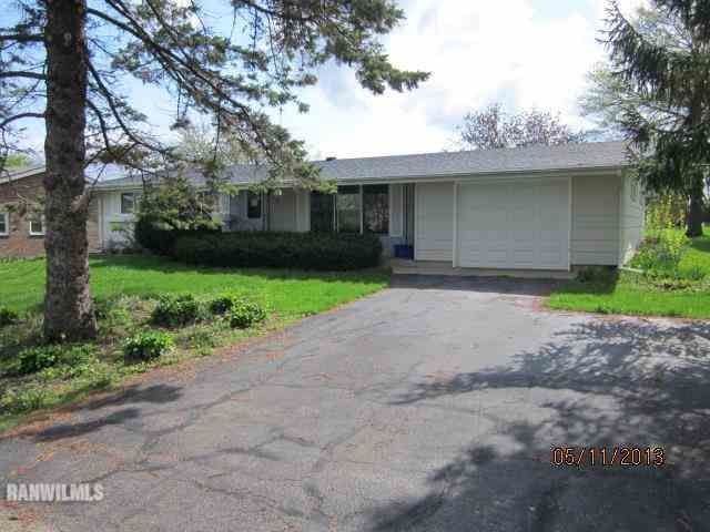 619 N Stockton Dr, Stockton, IL 61085