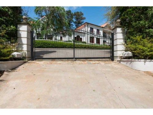 2061 W Wesley Road Nw, Atlanta, GA 30327