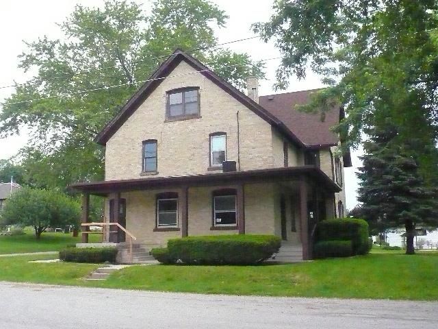 551553 Ash St, Ashippun, WI 53003