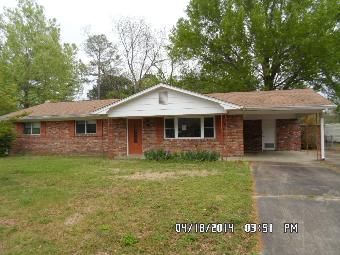 612 Dogwood St, Columbus, MS 39702