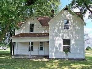 308 W Beech St, Shelbina, MO 63468