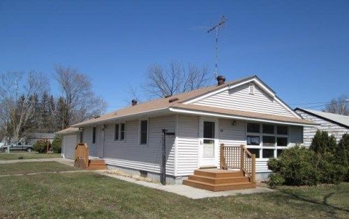 15 E 4th St, Rush City, MN 55069