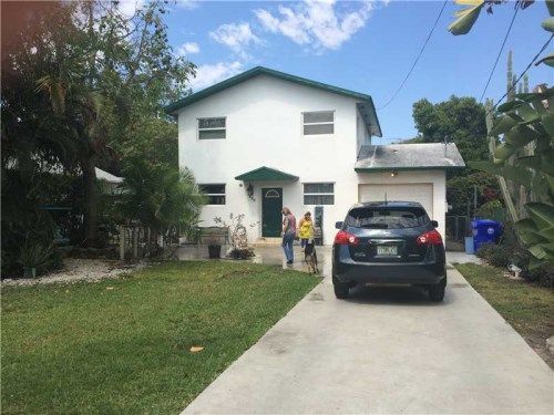 220 NW 24 AV, Miami, FL 33125