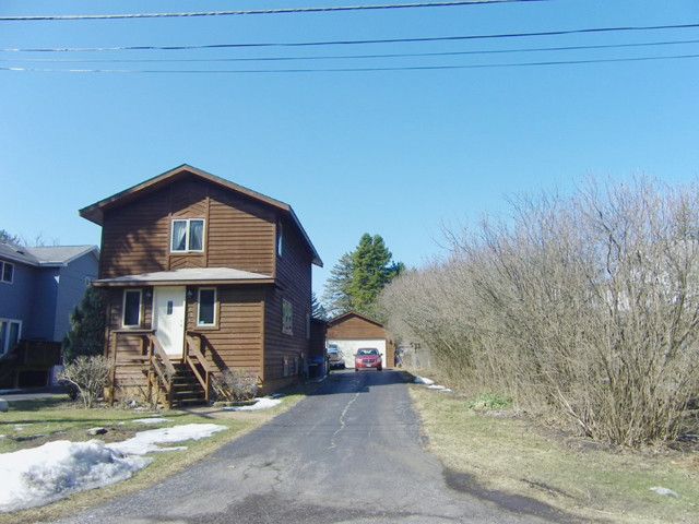 102 Spring St., Fox River Grove, IL 60021