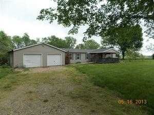 308 3rd St, Montrose, MO 64770
