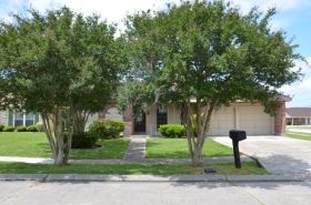 3800 Timberview Ln, Harvey, LA 70058