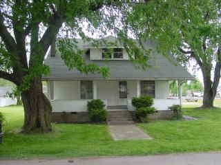 102 State St, Goldsmith, IN 46045