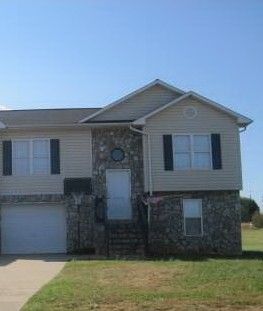 107 Third St Ne, Hildebran, NC 28637