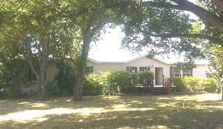 804 Hale St, Lexington, TX 78947