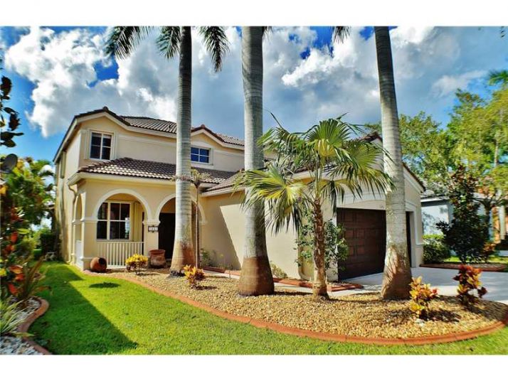 1641 WINTERBERRY LN, Fort Lauderdale, FL 33327