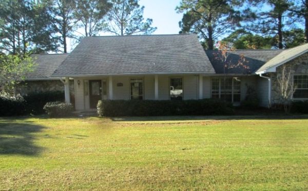 587 Plantation Dr, Port Saint Joe, FL 32456