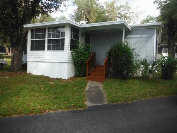 51 Park Ave, De Leon Springs, FL 32130