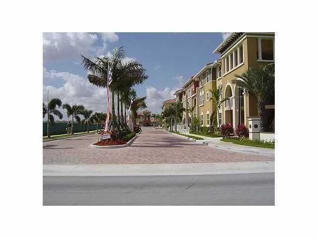 8800 NW 107 CT # 216, Miami, FL 33178