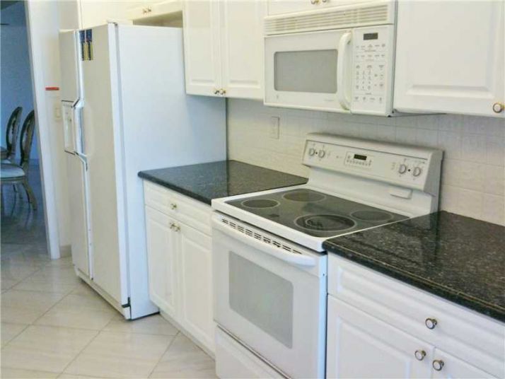 19355 TURNBERRY WY # 22-B, Miami, FL 33180