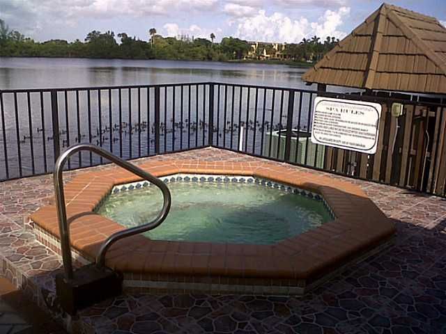 461 IVES DAIRY RD # 406-2, Miami, FL 33179