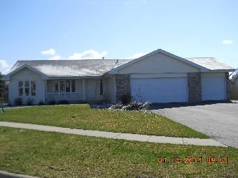 735 Kari Ct, Byron, IL 61010