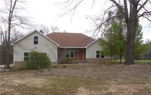 2 Holcombe Ln, Bella Vista, AR 72714