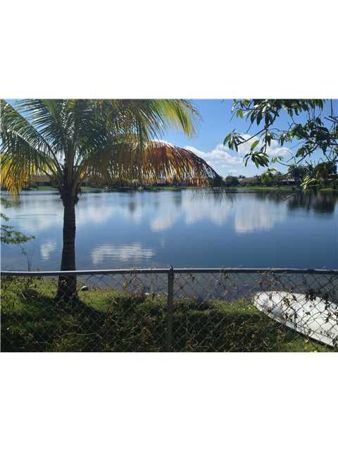 6135 HAWKES BLUFF AV, Fort Lauderdale, FL 33331