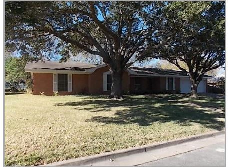 535 Sarah Jo Street, La Grange, TX 78945