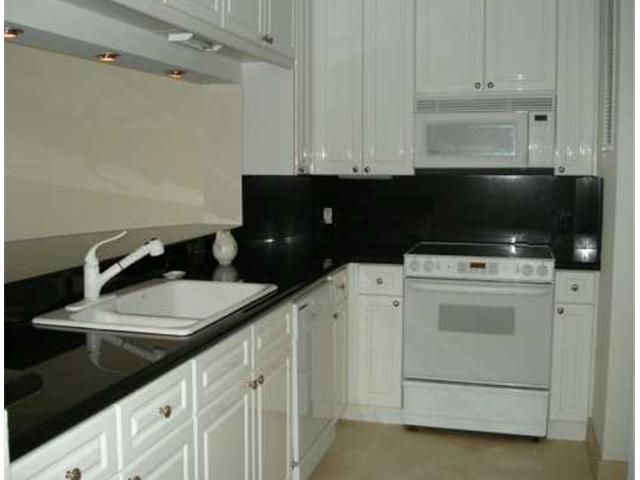 808 BRICKELL KEY DR # 1707, Miami, FL 33131
