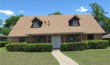 2011 W Red Bird Ln Dallas, TX 75232