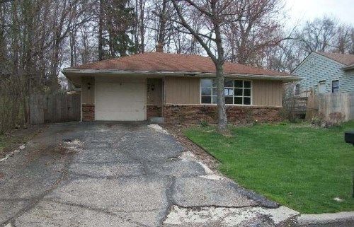 323 Dawn Ave, Rockford, IL 61107