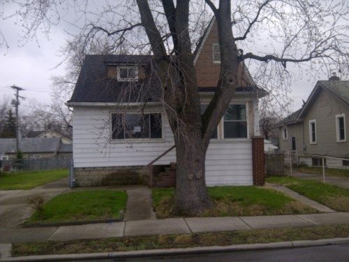 224 Pinecrest Dr, Ferndale, MI 48220