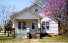 219 S 11th St, Independence, KS 67301