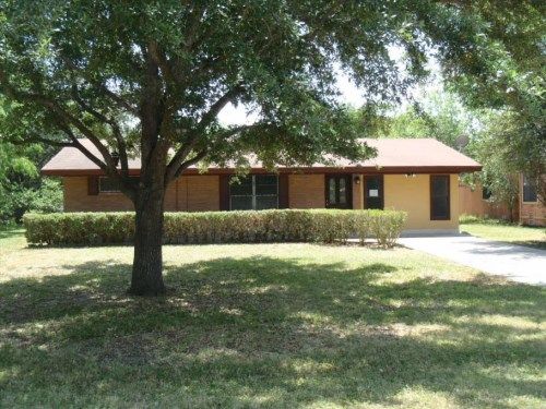 812 Country Club Dr, Mission, TX 78572