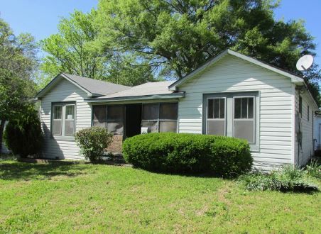 916 Pine Bluff St, Malvern, AR 72104