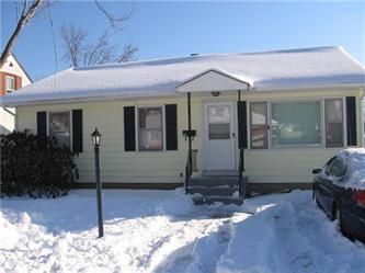 251 Youville St, Manchester, NH 03102