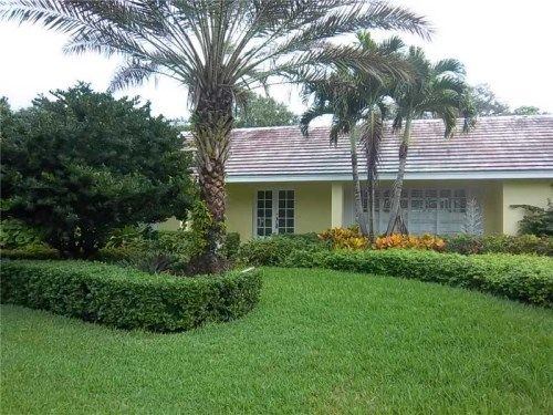 1956 CLUB DR, Vero Beach, FL 32963