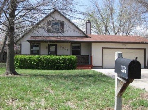 2501 Loma Vista Dr, Emporia, KS 66801