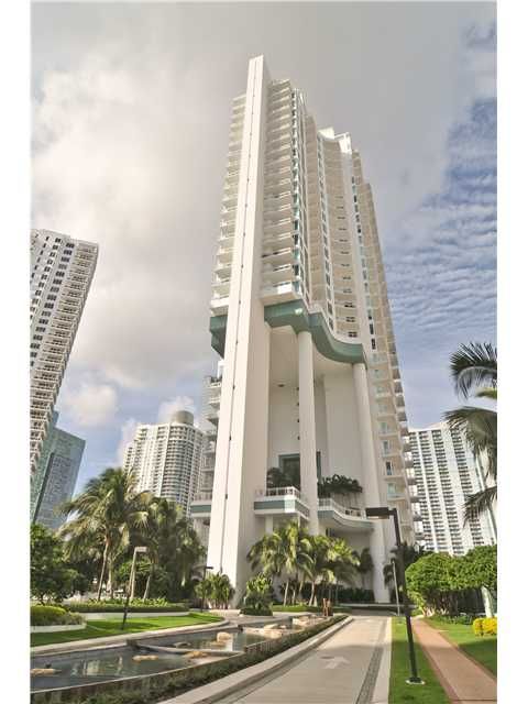 900 BRICKELL KEY BL # 3004, Miami, FL 33131