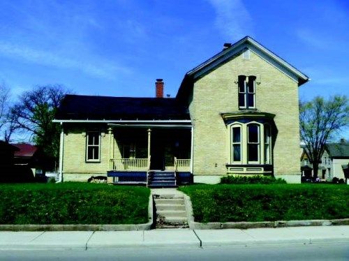 164 N Gifford St, Elgin, IL 60120