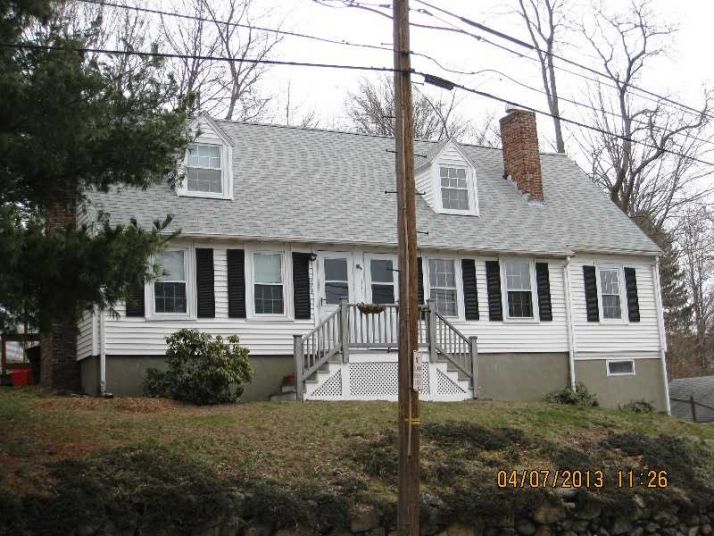 111 High St, Reading, MA 01867
